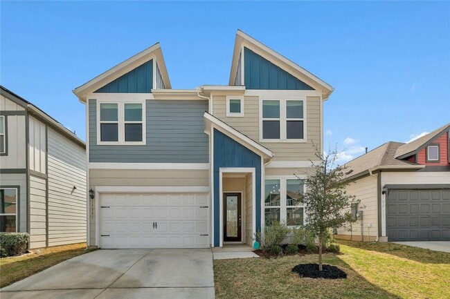 Warm 3 Bedroom, 2.5 Bath Home w/ Front Off... - Warm 3 Bedroom, 2.5 Bath Home w/ Front Off... Unit 17