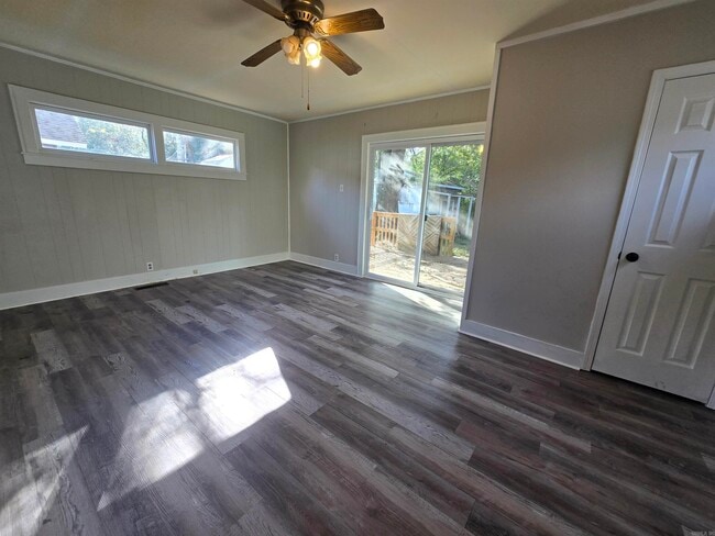 Photo - 407 Sullenberger Ave