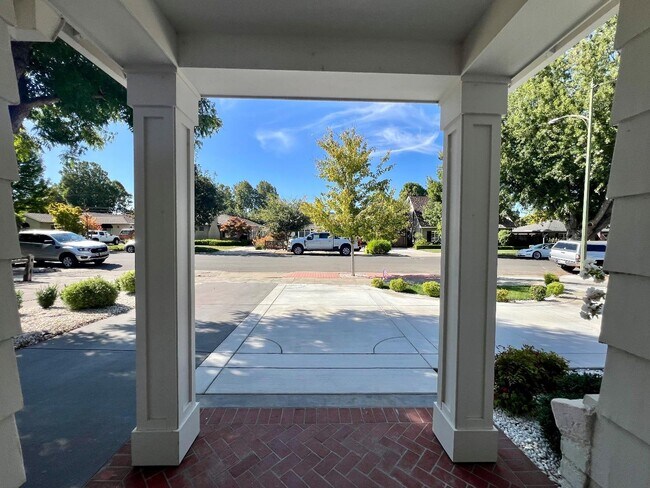 Photo - 1232 Malone Rd