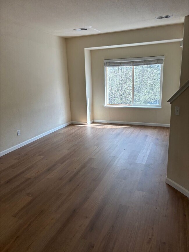 Photo - 2 bed - 2.5 bath - 2 car garage Townhome