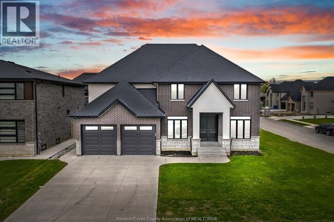 Photo - 569 Holburn St