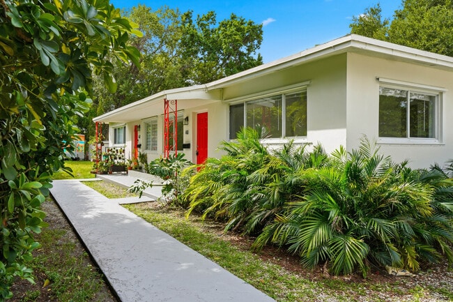 Building Photo - 60 NW 42nd St Unit 60 NW 42 St