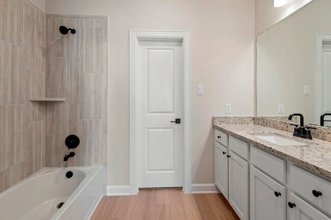 Photo - 1035 Rosewood Trl