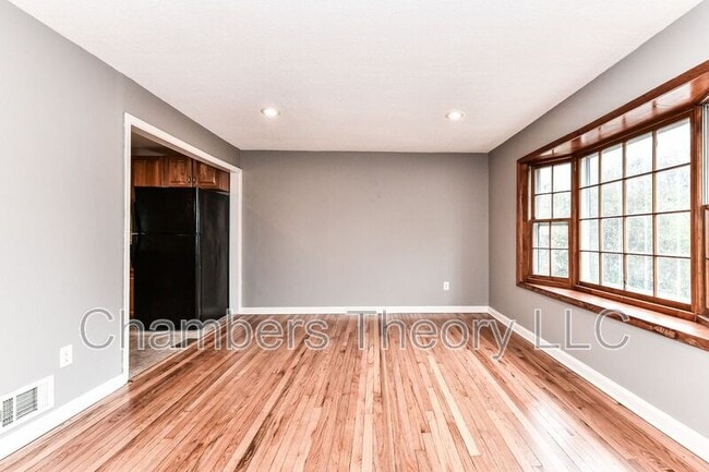 Photo - 6607 Berkshire Dr