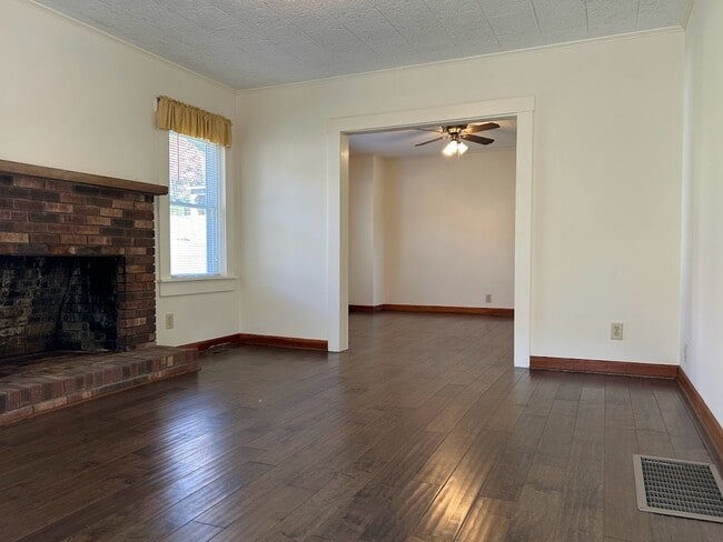 Photo - Charming 2 Bedroom Home with Stunning Views