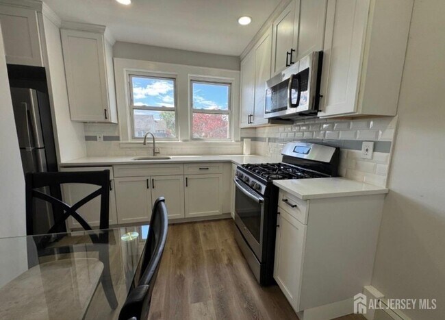1315 Murray Ave