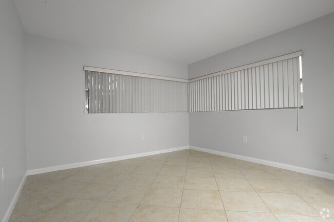 Building Photo - 1018 Park Dr Rental