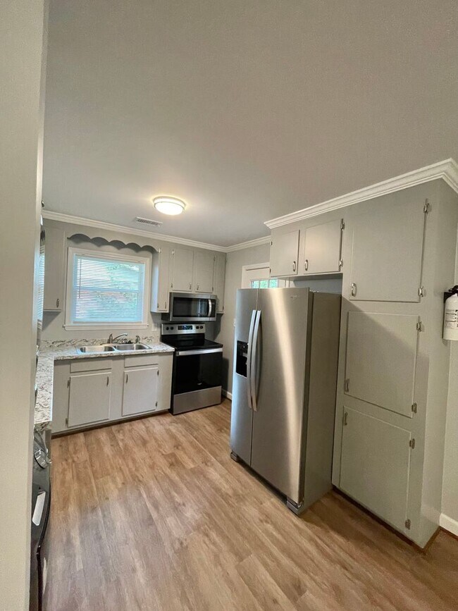 Photo - For Rent – Beautifully Renovated 3 Bedroom, 2 Bathroom Home
