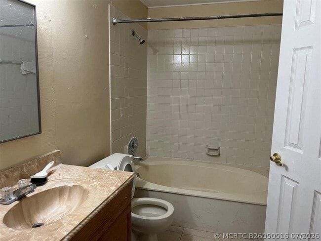 Photo - 1821 Racquet Ct