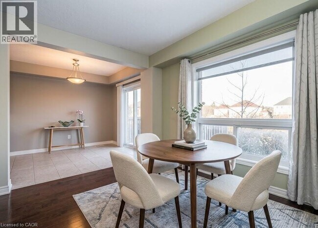 Photo - 468 Doon S Dr