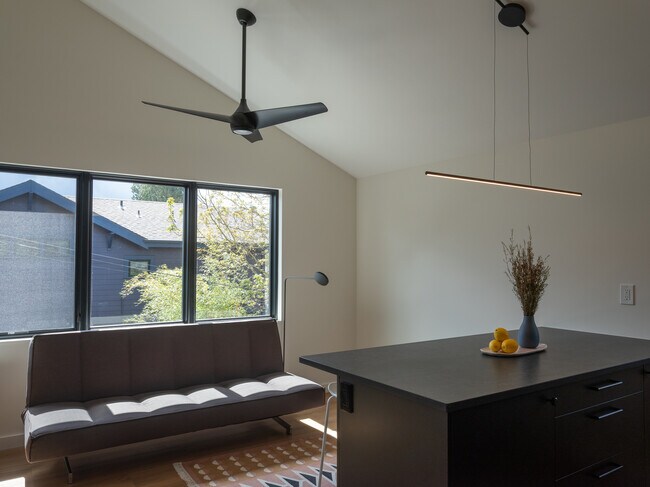 Photo - 3916 N Missouri Ave Unidad 3916 N Missouri Ave #B