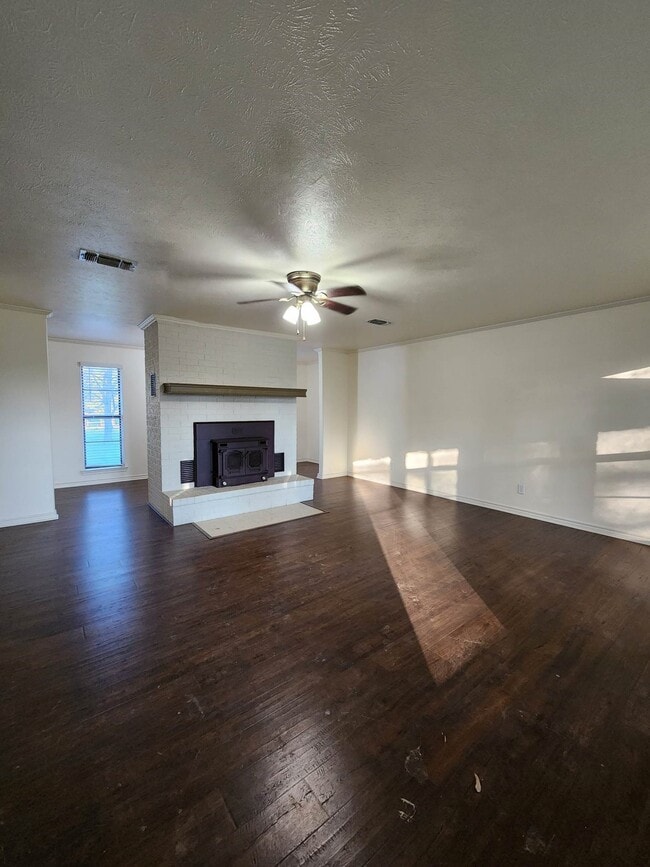 Building Photo - 218 Co Rd 1500