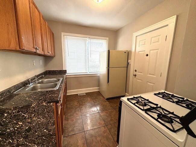 Photo - 536 E Jarvis Ave