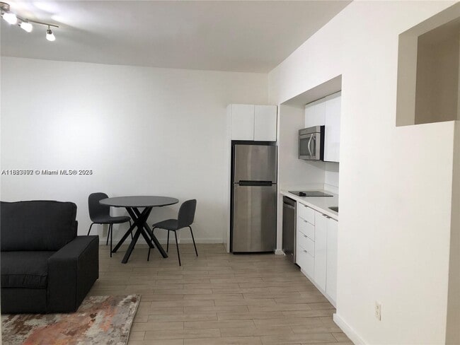 Photo - 1611 Meridian Ave Unidad 302