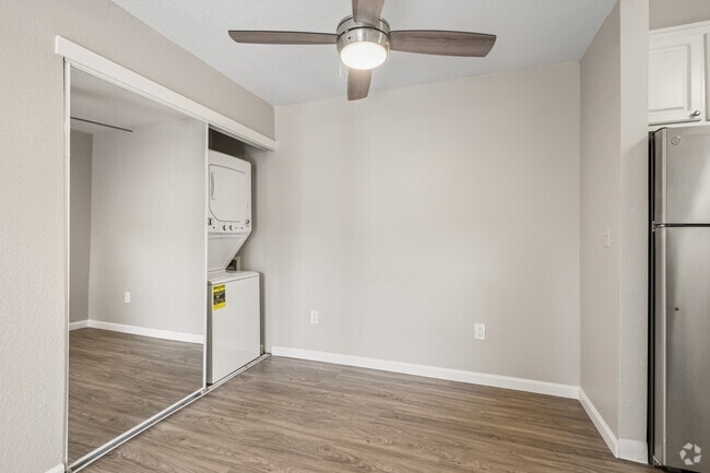 AR - 1BR, 1BA - 569SF - Dining Room