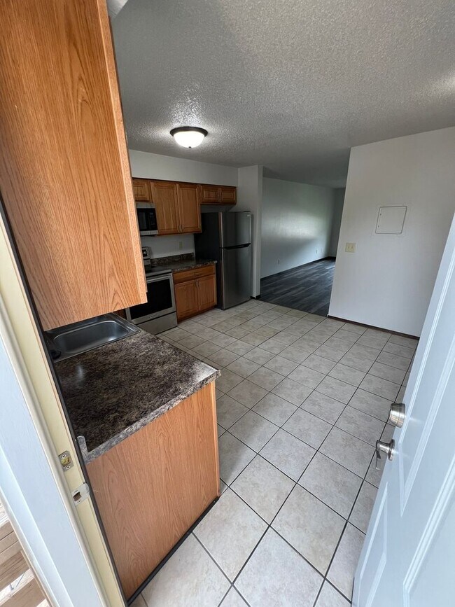 Photo - 3 bedroom apartment-NW Ames close to Sawyer Elementary-no pet fees Unit 1304-3