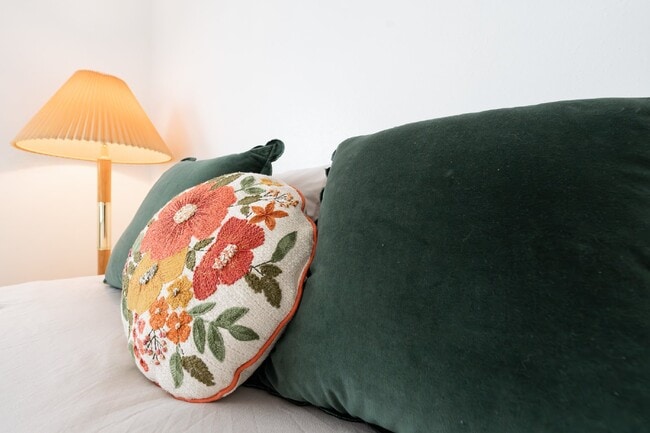 Photo - Executive Rental **Stylish & Fully Furnished 2-Bedroom in the Heart of Farmington – Flexible Leas... Unit 3