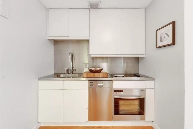 23 Waverly Pl Unit 3X