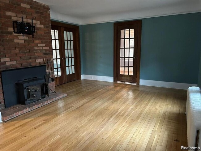 Photo - 613 E Lincoln Ave