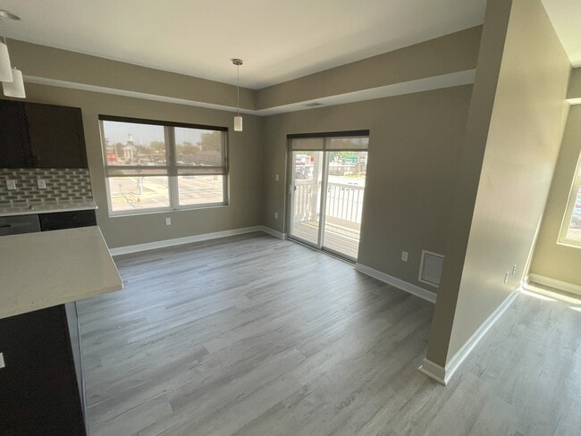 Dining Room - 1230 Colvin Blvd Unit Endcap