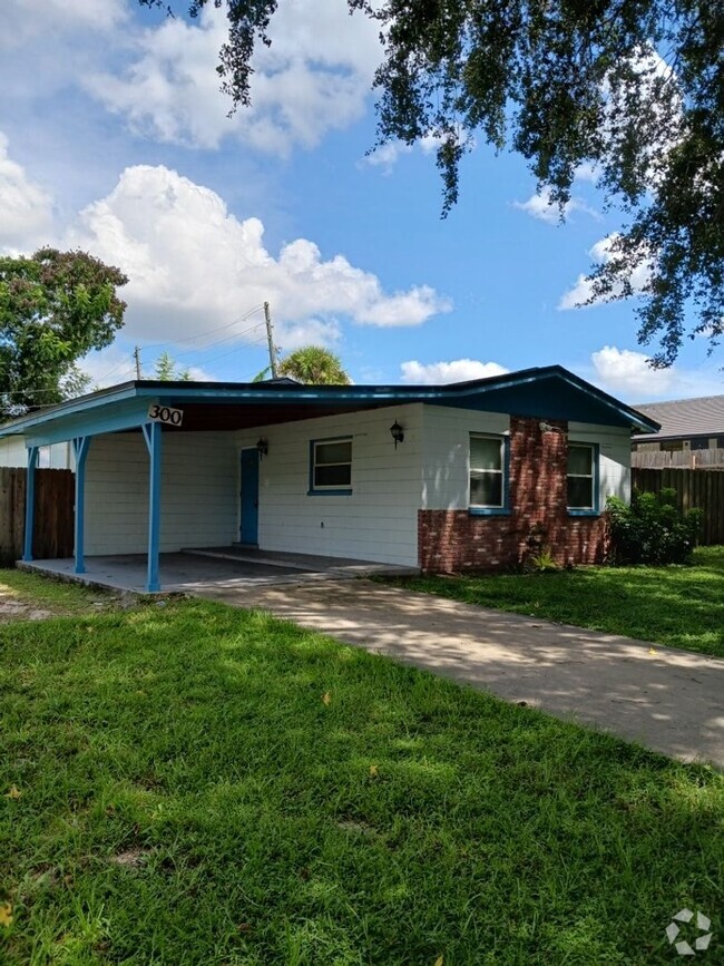 Building Photo - 300 Tulane Dr Rental
