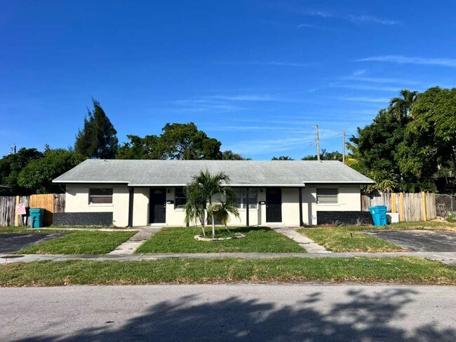 Photo - 3321-3321 Grove Rd