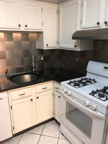 Kitchen - 525 Waterford Dr Unit 525