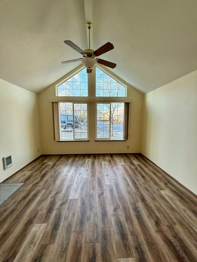 Photo - Lovely NE 3 Bedroom Home w/Large Yard & Mowing Included!