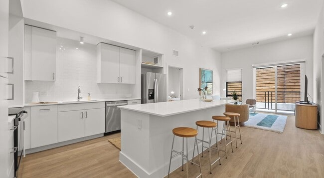6825 Burnet-