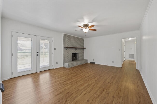 Photo - 930 Corning Rd