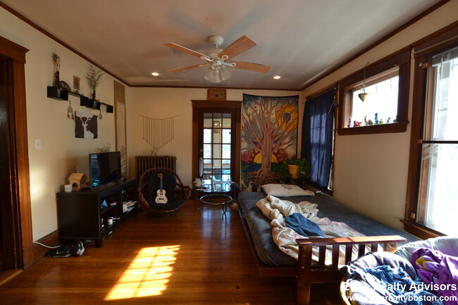 Photo - 20 Lyne Rd Apartment Unit 1
