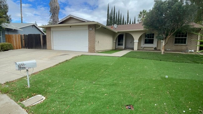 Building Photo - 1471 Valenzuela Ct