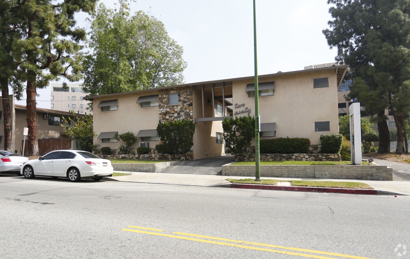 Building - 262 Sinclair Ave