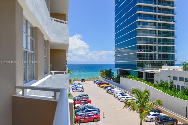 Building Photo - 1980 S Ocean Dr Unit 4L