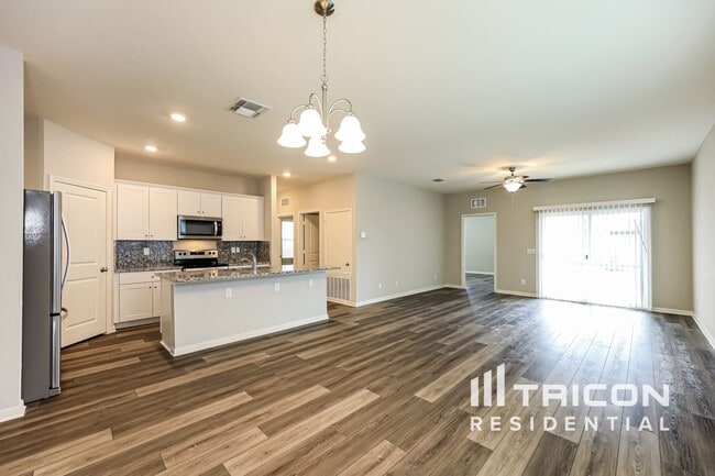 Photo - 14384 Gunsight Pass