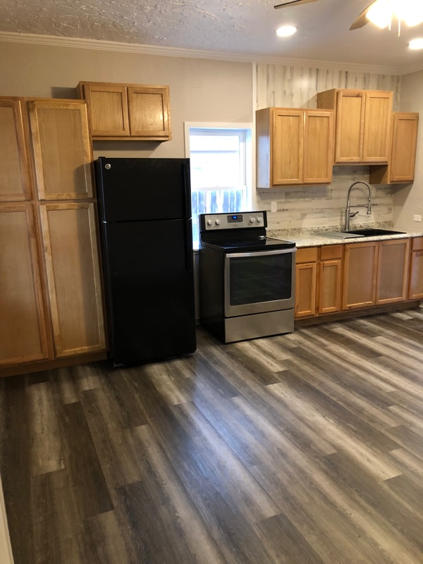 Photo - 507 Douglas St