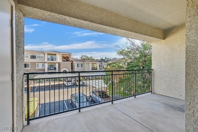 Photo - 2900 Sunridge Heights Pkwy Unidad 1624 Rental