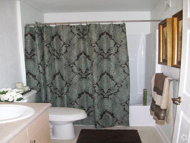 Baño - Arbours at Silver Lake