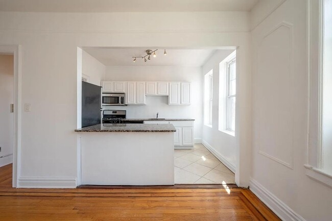Photo - 340 Fairmount Ave