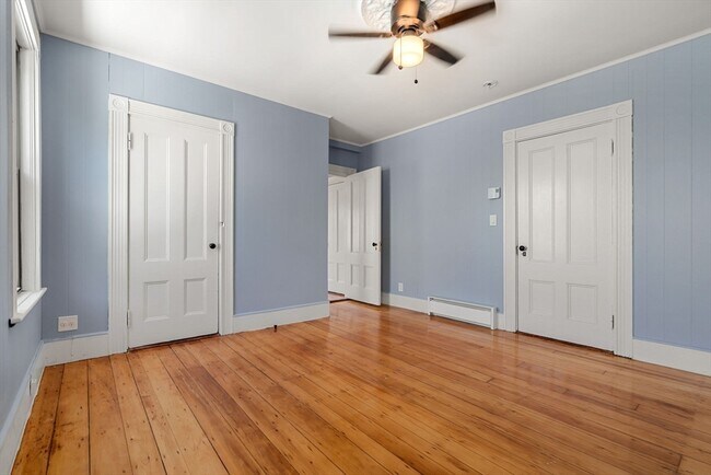 Photo - 526 E 5th St Unit 3