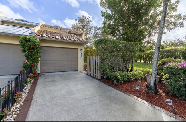 Photo - 1989 Canterbury Cir Townhome