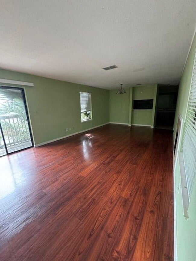 Photo - 1100 sqft under $1000-Calallen Area Unit 4250 Calallen Drive #3