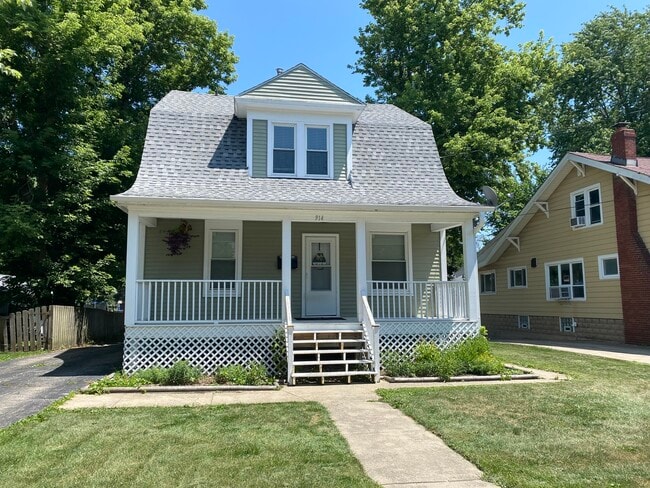 Photo - 914 Clay St