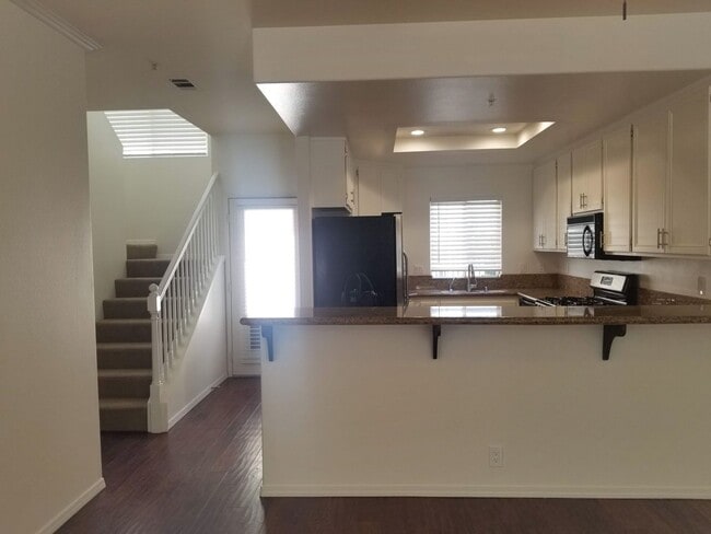 Building Photo - Condo - Two Story Islay Point Villas