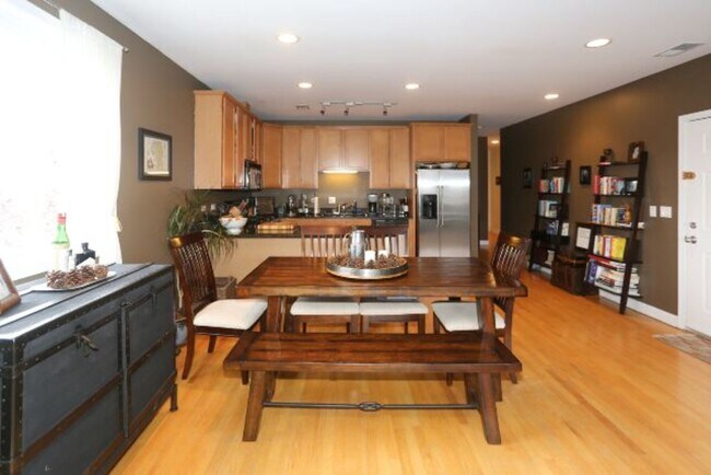 Photo - 3655 N Southport Ave Unit J04P