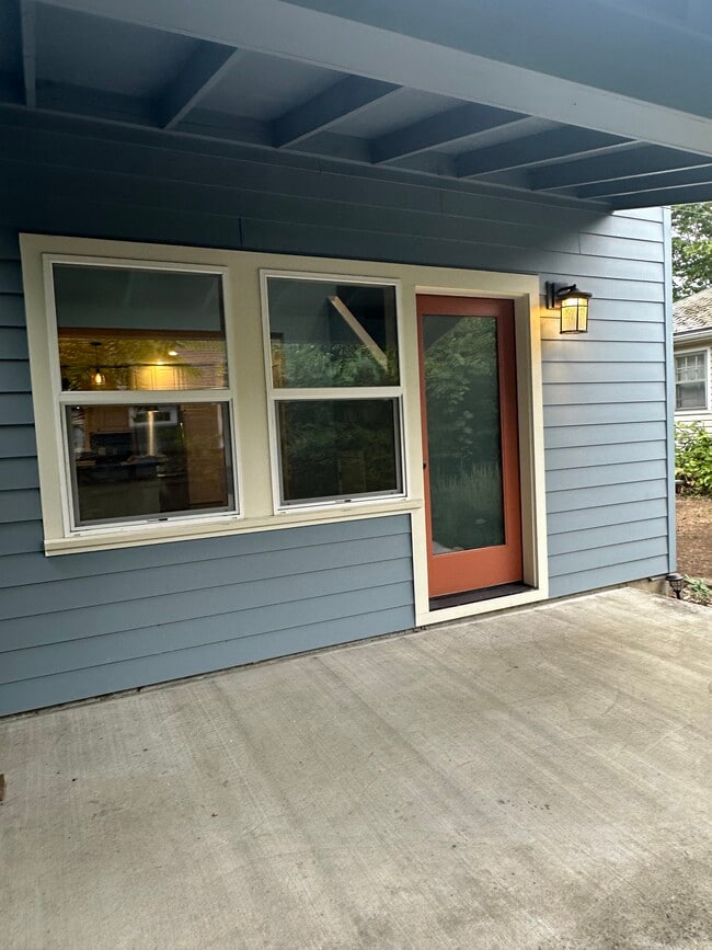 Building Photo - 3980 NE 38th Ave Rental