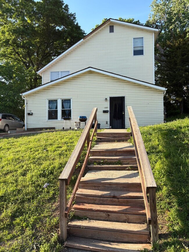 Building Photo - 1522-1522 E 50th St Unit 1522 E 50th St