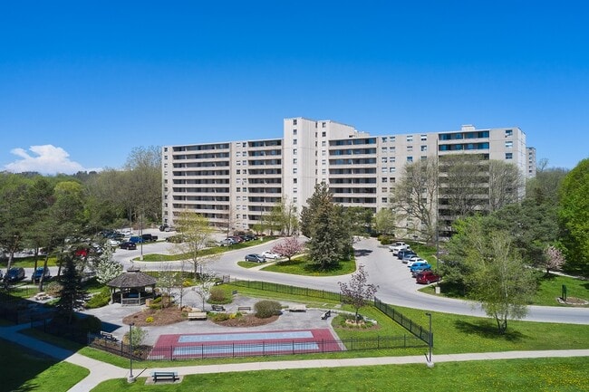 Photo - 115 Cherryhill Blvd