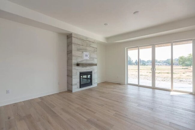Photo - Luxury Townhome in Quiet Neighborhood