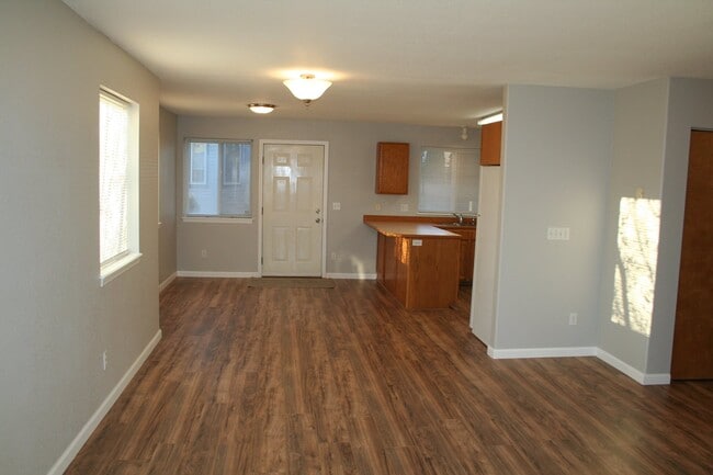 Photo - Cute remodeled unit!! A Must see!
